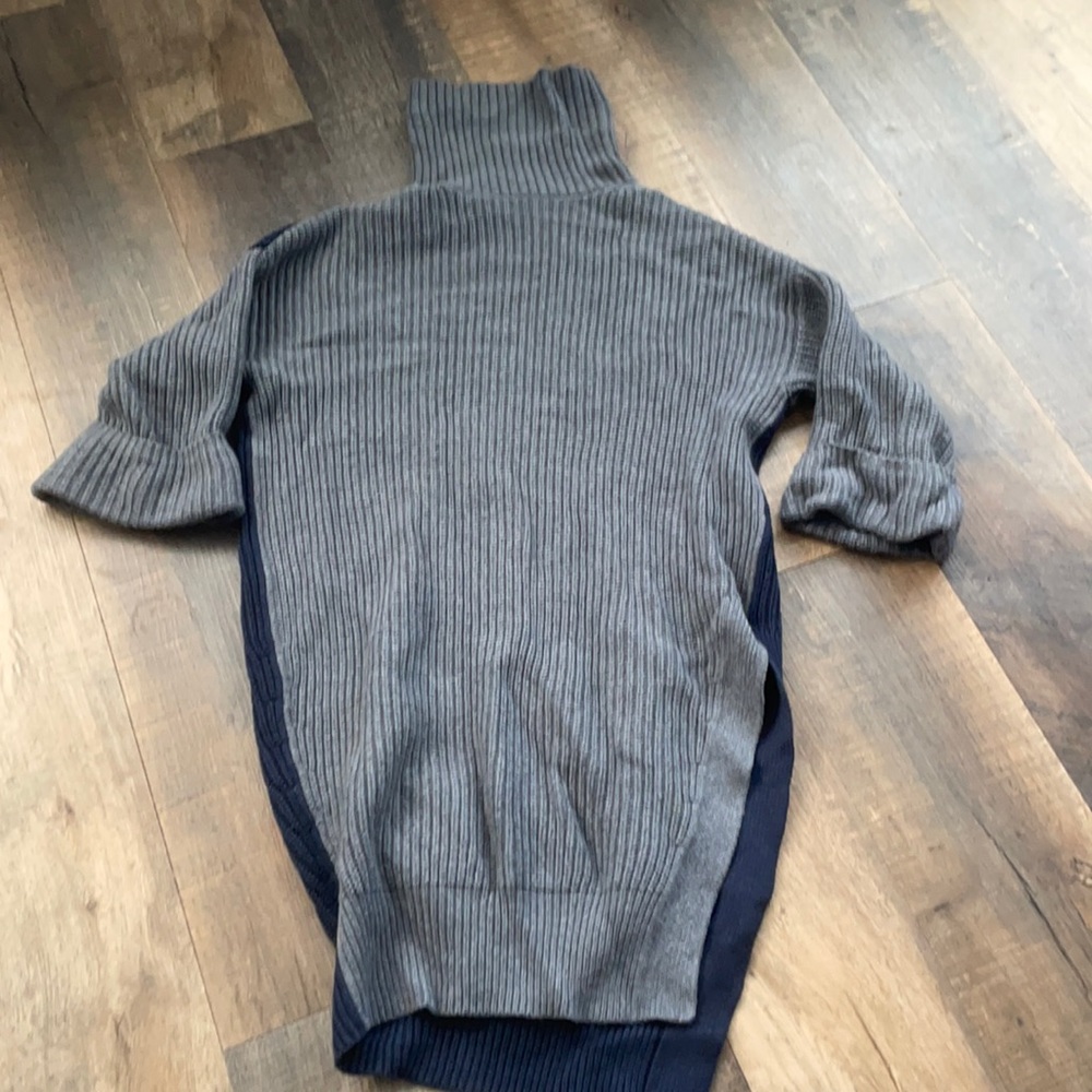 Anthro Moth Cuff Colorblock tunic sweater D10